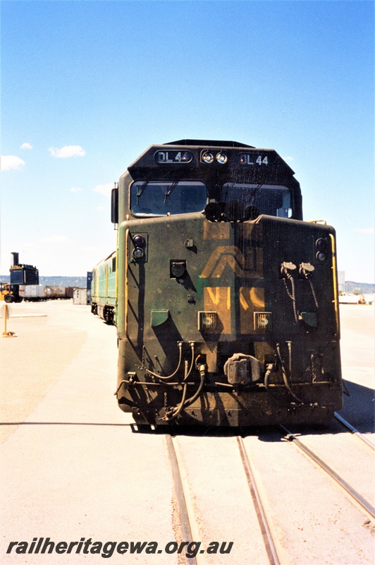 P15584
Australian National DL class 44E in the green livery with yellow stripes on the nose, Kewdale, front view
