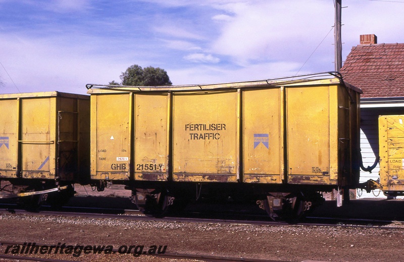 P15645
GHB class 21551-Y high sided open wagon in the all over Westrail yellow livery with 