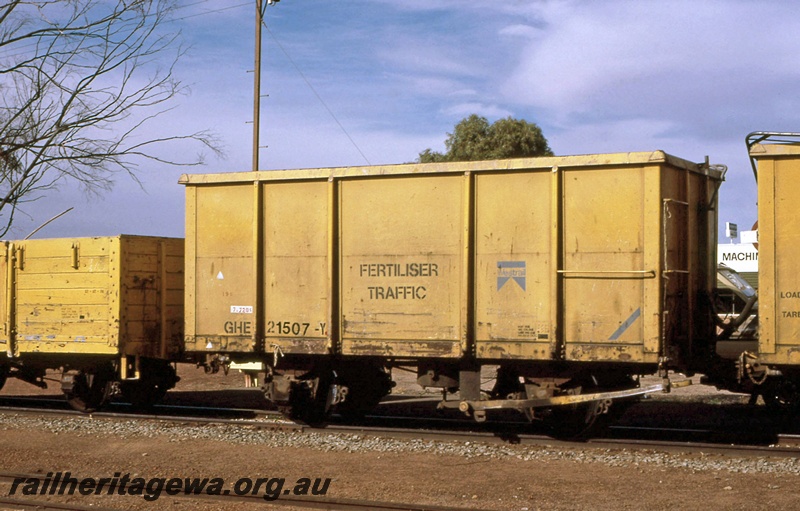 P15646
GHE class 21507-Y high sided open wagon in the all over Westrail yellow livery with 