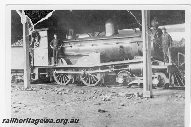 P15664
R class 149 4-4-0 loco, side and front view, crew and other staff on the loco
