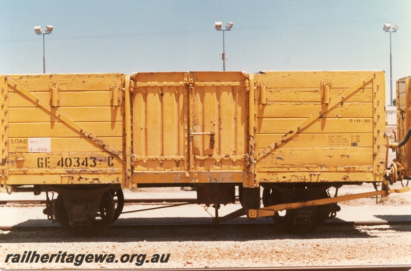 P15693
GE class 40343-C, ex MRWA AE class 544, yellow livery, York, GSR line, brake lever side view
