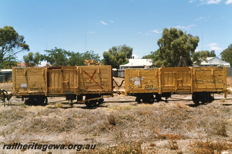 P15695
GE class 12905-E coupled to GN class 6277, both in the yellow livery, stowed in the old Northam yard, side view
