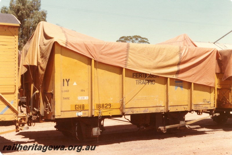 P15709
GHB class 18829 all steel high sided wagon, yellow livery with 