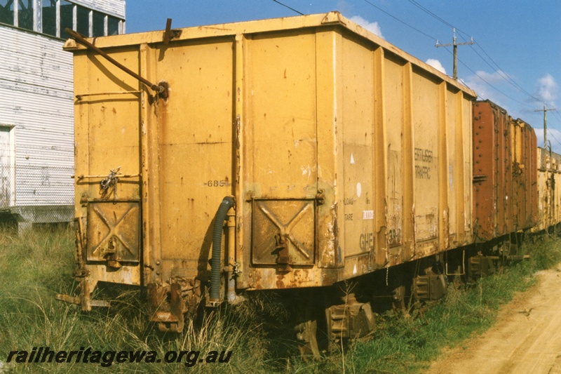 P15711
GHE class 21439-B. All steel high sided open wagon, yellow livery with 