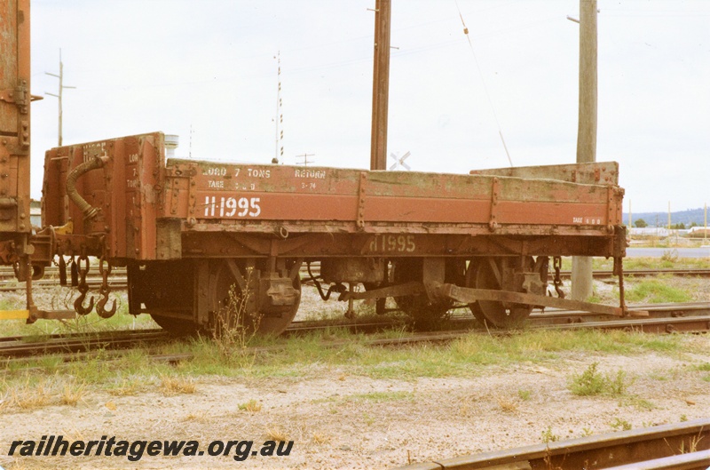 P15731
H class 199four wheel low sided wagon with disc wheels, brown livery, Midland, end and brake lever side view
