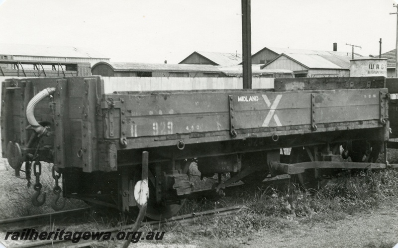 P15732
H class 929, four wheel low sided wagon, brown livery with 