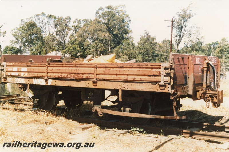 P15737
HCL class 20586, four wheel low sided wagon, brown livery, Boyanup museum, brake lever side and end view
