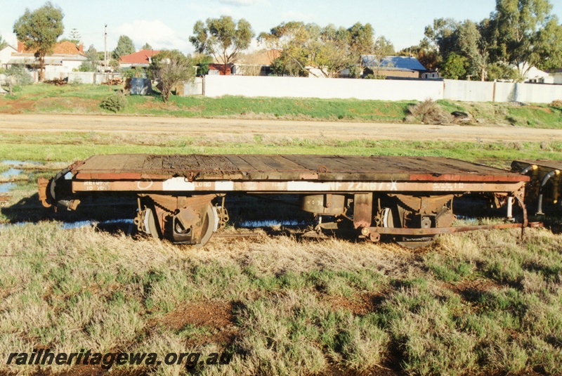 P15793
NF class 22867, brown livery, old Northam yard, side view
