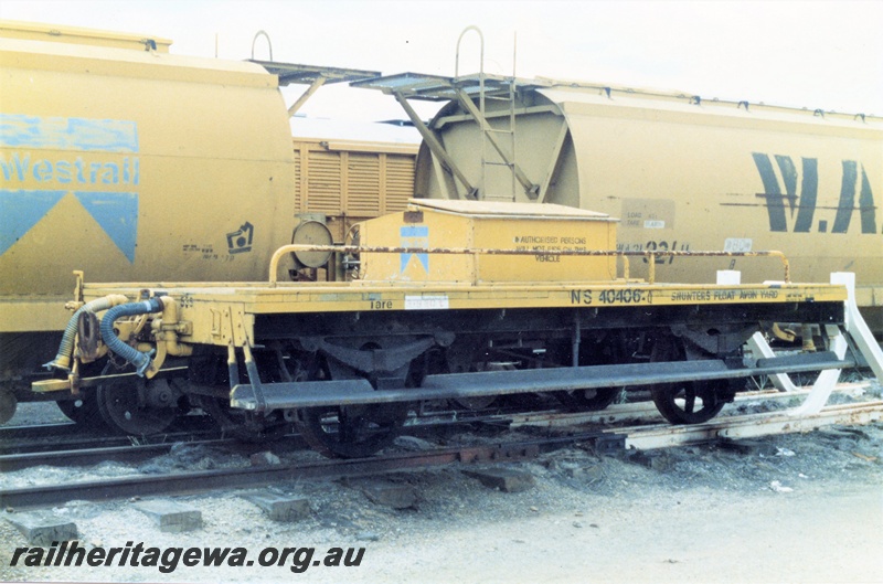 P15803
NS class 40406 shunters float, in yellow livery, converted from an ex MRWA wagon, Avon Yard, end and side view
