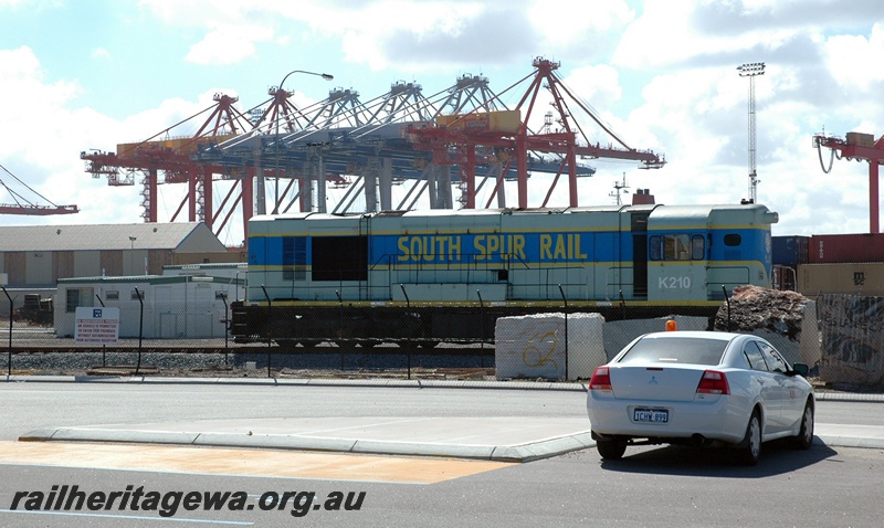 P15854
South Spur Rail K class 210 loco in the two tone blue livery with yellow lettering, North Quay, Fremantle Harbour, side view
