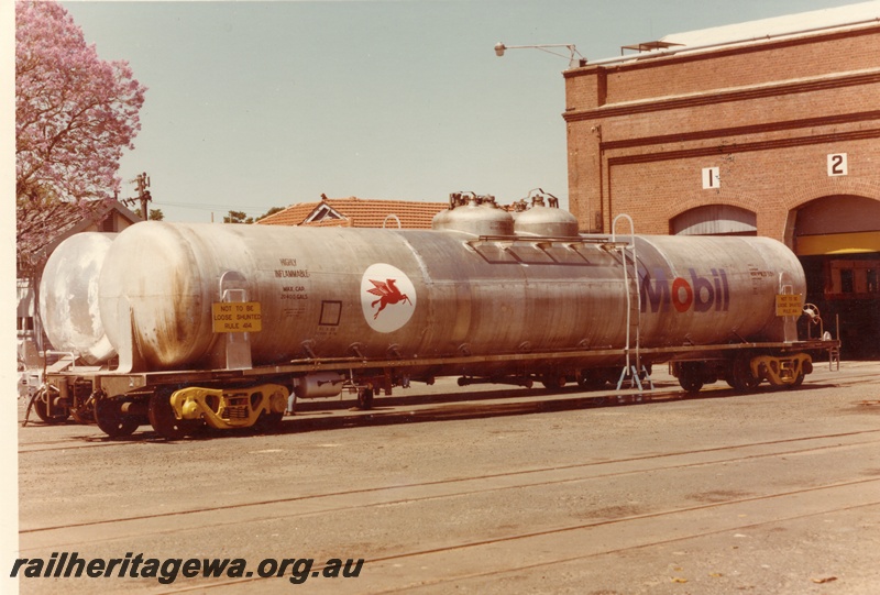 P16031
WJD class 501, fuel tanker wagon with 