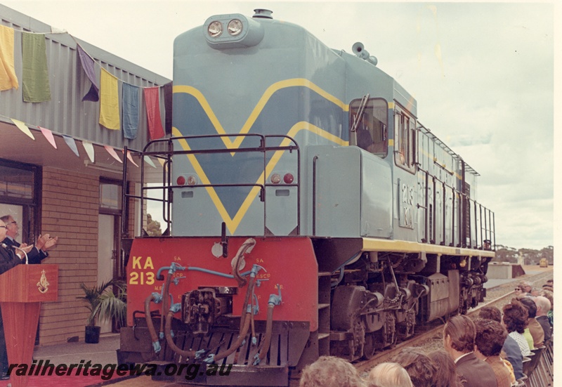 P16061
KA class 213 standard gauge diesel locomotive pictured outside the Norseman Station building during the official opening ceremony.
