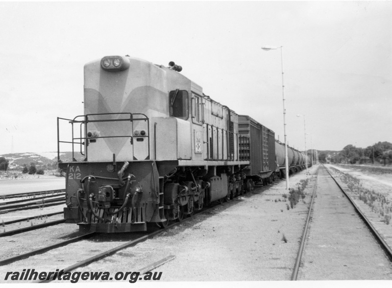 P16102
KA class 212 standard gauge diesel locomotive pictured at Esperance with a freight train destined for West Kalgoorlie.
