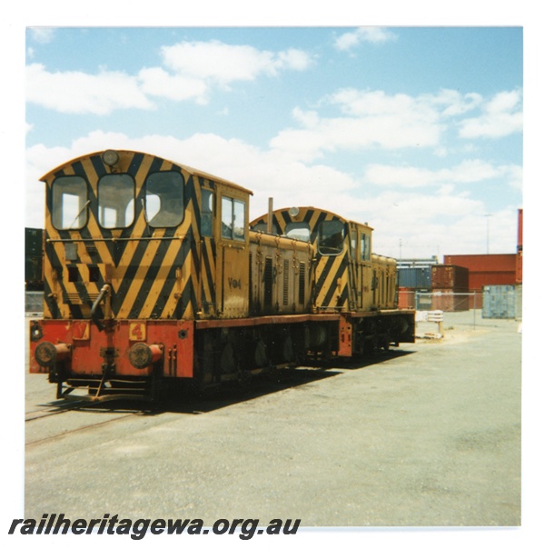 P16135
Ex TGR and ANR V class 4 and V class 5 in yellow livery, for the Hotham Valley Railway, North Fremantle, end and side view
