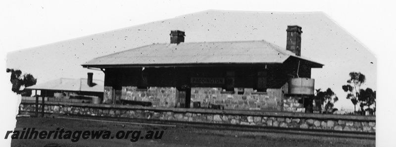 P16209
Station building, platform, water tank, Comet Vale, KL line
