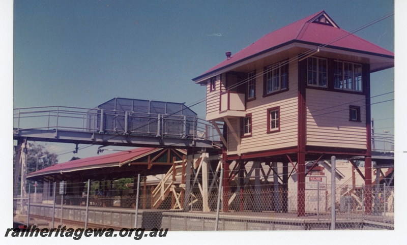 P16232
Signal box (preserved), platform, canopy, overhead footbridge, stairs, Claremont station, ER line
