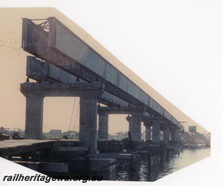 P16259
Steel and concrete rail bridge construction over Swan River, Fremantle, ER line, water level view
