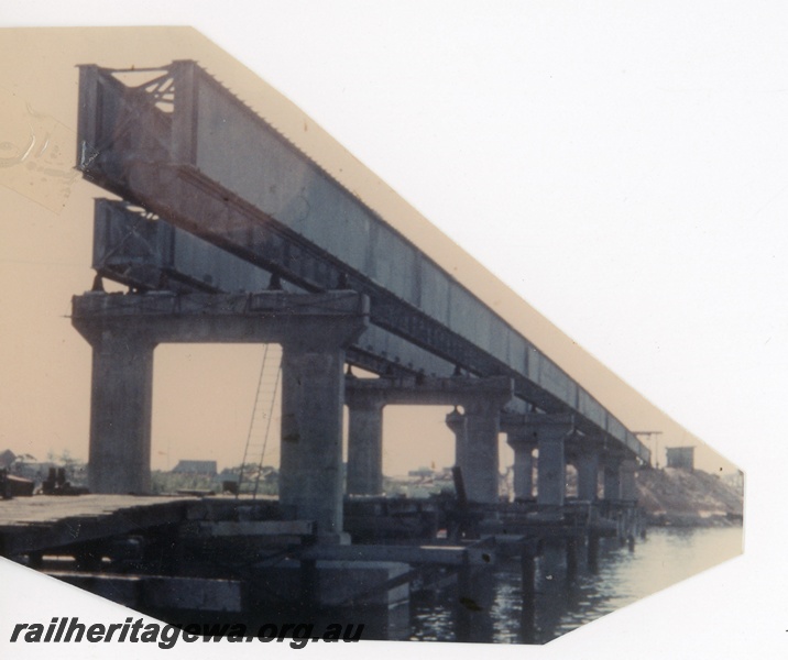 P16259
Steel and concrete rail bridge construction over Swan River, Fremantle, ER line, water level view
