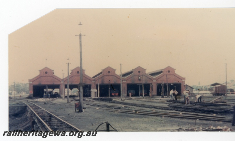 P16322
Loco shed, fettlers engaged in rack removal, East Perth, ER line
