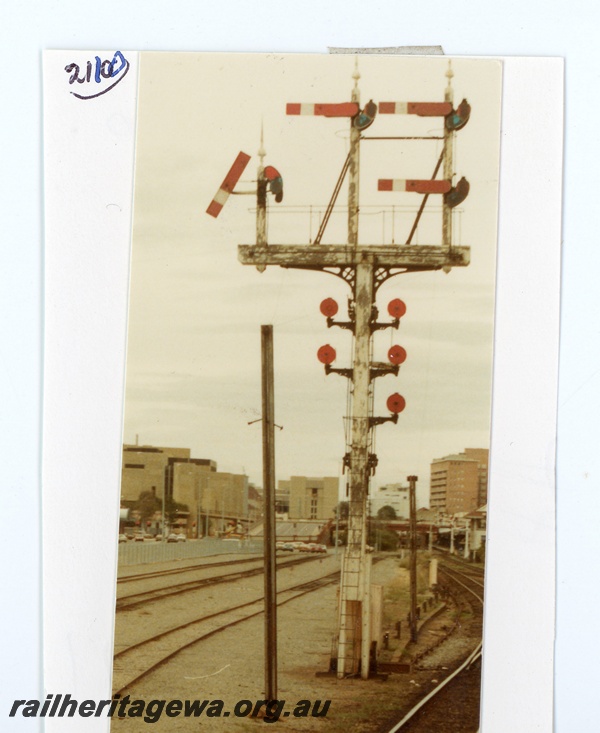 P16330
Bracket signal with multiple arms and discs, Perth city station
