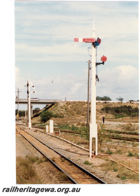 P16333
Semaphore signals, road bridge, Kwinana Yard
