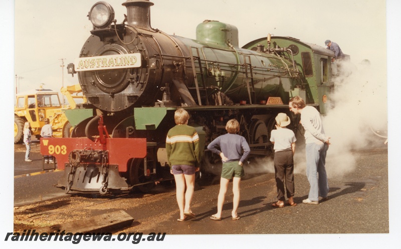 P16339
Hotham Valley Railway W class 903, with 