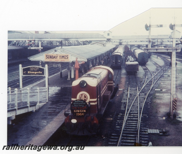 P16375
MRWA F class 41, on ARHS tour train to Gingin, platforms, canopy, bracket signals, Perth station, view from overhead footbridge
