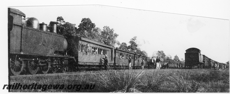 P16411
Tank loco on hike train, another tank loco hauled train, passengers reboarding, Byford, SWR line, c1934
