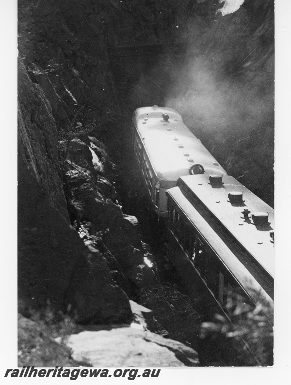 P16439
ADE class railcar, Gilbert car in tow, entering tunnel, Swan View, ER line
