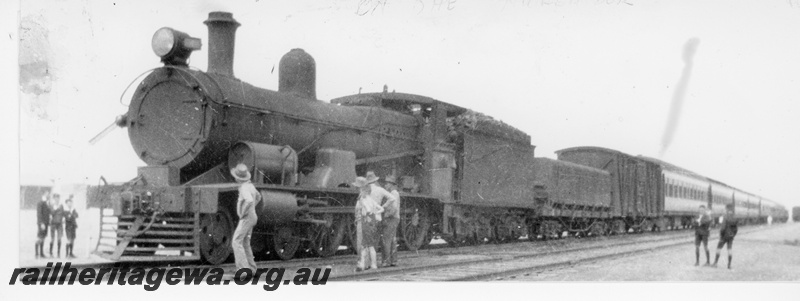 P16469
Commonwealth Railways (CR) G class loco, on 