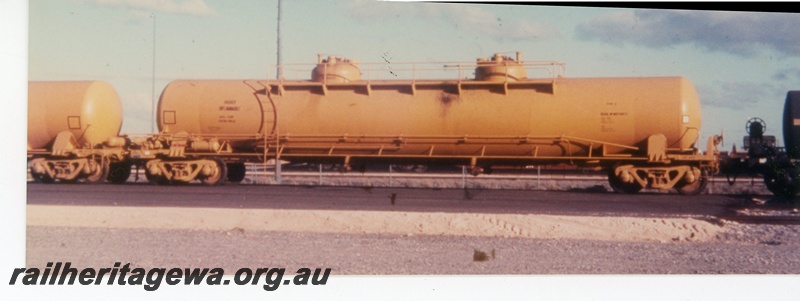 P16472
WST class tank wagon, side view
