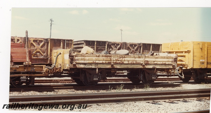 P16481
HC class wagon 21463 S, GM class wagon 15501. end and side views
