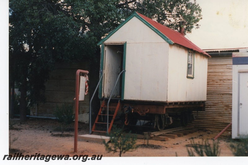 P16485
Mobile police office, mounted on wagon, preserved at Museum of the Goldfields, Kalgoorlie, end and side view
