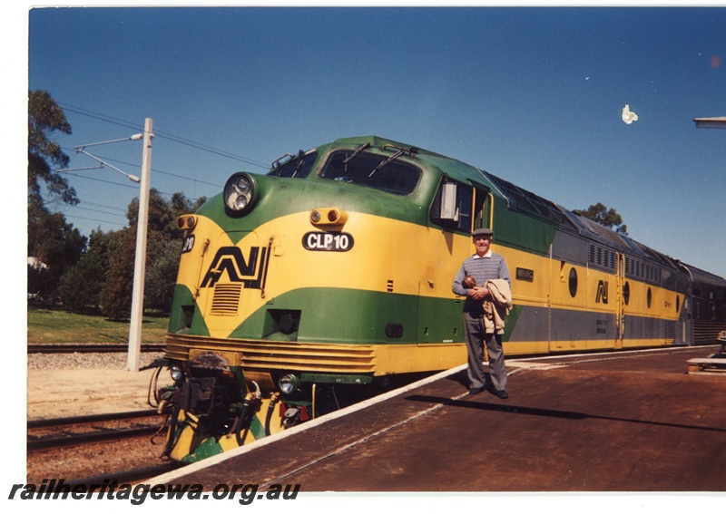 P16513
AN CLP class 10, in green and gold livery, on 