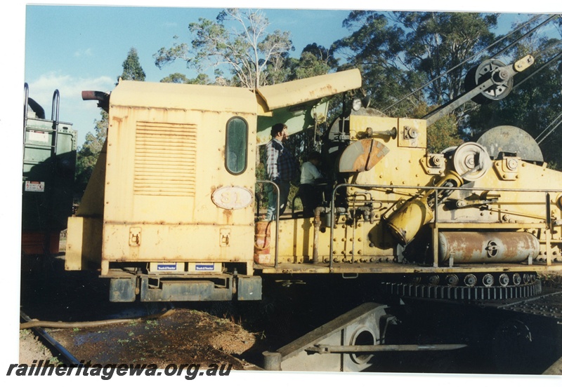 P16573
1 of 4 views of ex WAGR 60 ton Cowans Sheldon breakdown crane No 31, operators cab, Pemberton Tramway, side view
