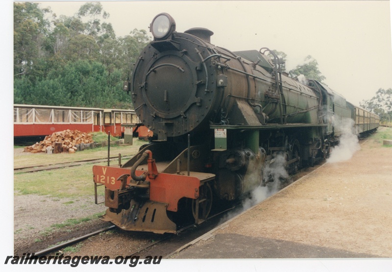 P16580
V class 1213, on tourist passenger service, diesel trams, Pemberton Tramway, front and side view
