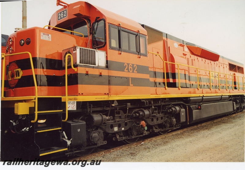 P16589
L class 262, in AW livery, Forrestfield loco depot, front and side view
