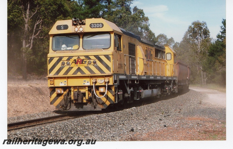 P16591
S class 3306, in ARG livery, on bauxite train, Jarrahdale, front and side view
