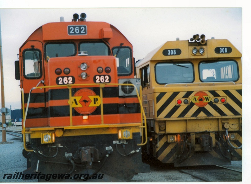 P16592
L class 262, in AR livery, Q class 308, in AW livery, Forrestfield loco depot, front view
