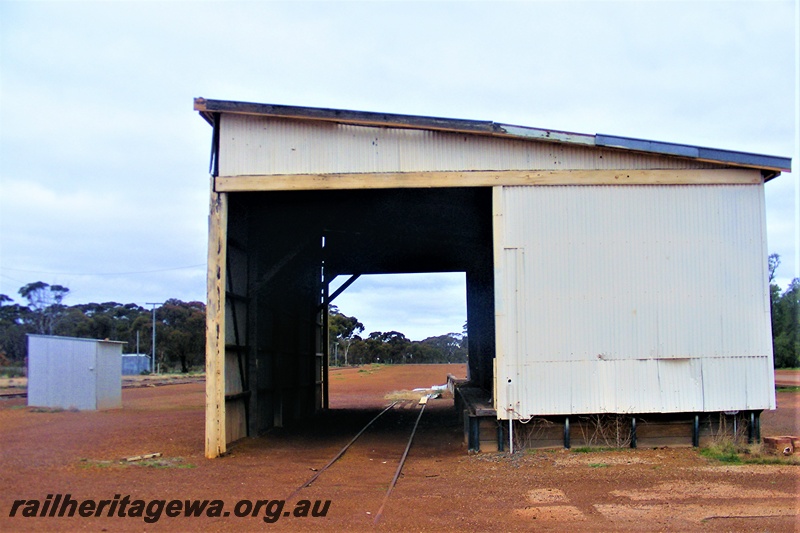 P16615
Goods shed, another smaller shed, Kondinin, NKM line, view through shed
