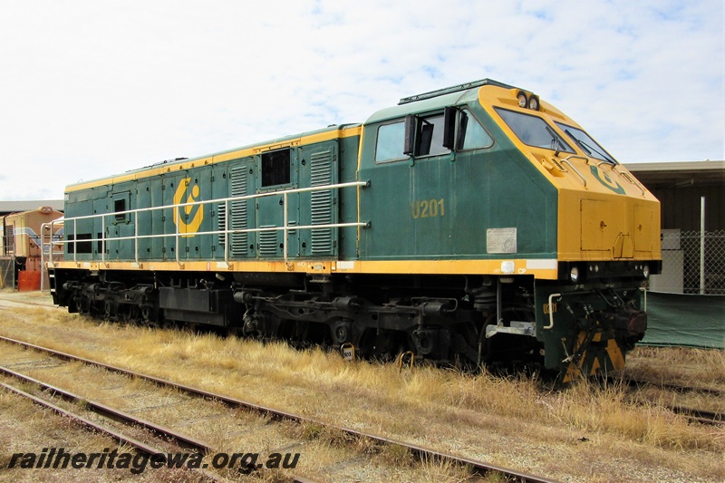 P16621
3 of 3 images of PTA U class 201, in Coote Industries livery, Bassendean loop, side and front view
