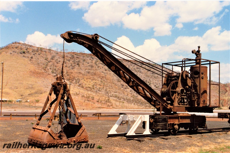 P16629
Jessup & Appleby steam crane, made in England, buffer, Wyndham Port, front and side view 
