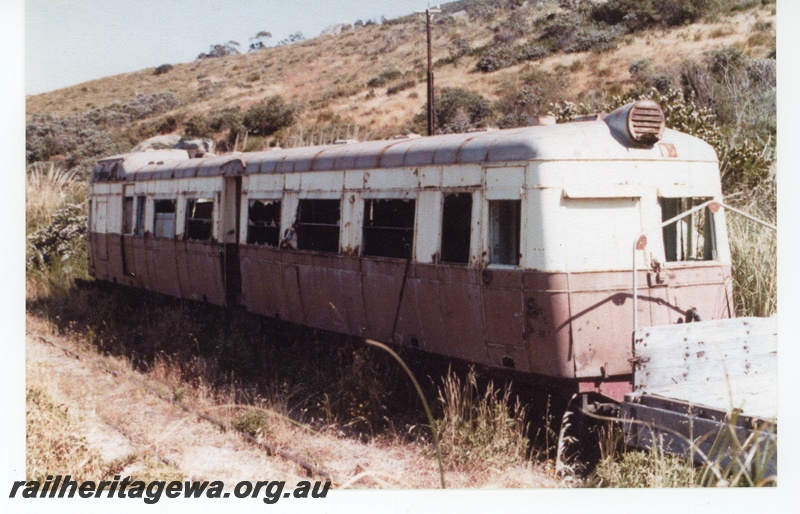 P16648
3 of 4 images of ADE class 44, in derelict condition, Albany Harbour Board, Albany, side and end view
