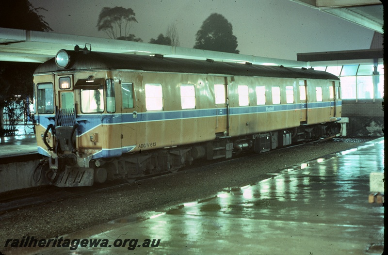 P16662
ADGV class 603 rail car, platforms, roof, Midland station, ER line, front and side view
