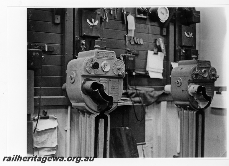 P16691
A pair of large Electric Staff Instruments, Southern Cross, EGR line
