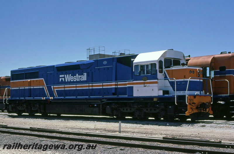 P16712
Westrail class L, No 268, short lived Westrail blue livery, Forrestfield, side, front view.
