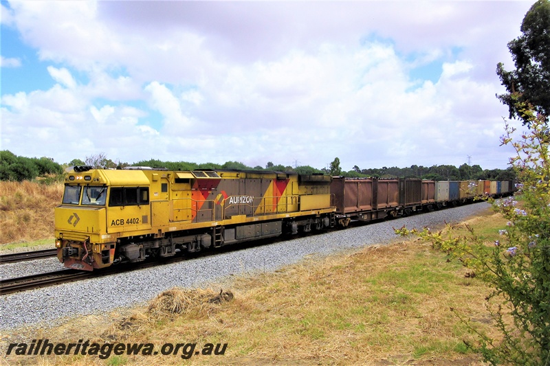 P16779
Aurizon ACB class 4402 heading towards Forrestfield, Hazelmere, freight train
