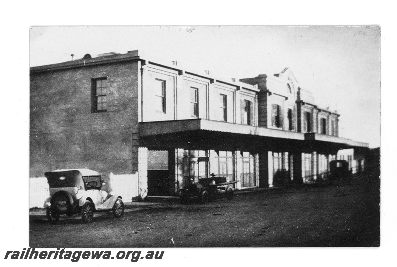 P16849
Commonwealth Railways (CR) - TAR line Port Augusta Station view from Stirling Road showing entrance to station. 