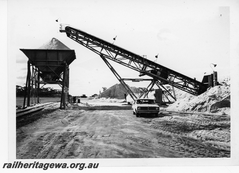 P16926
Lefroy - narrow gauge salt loading point for Lefroy Salt Pty Ltd at end of a 10 mile 66 chain siding south of Widgemooltha. CE line. 
