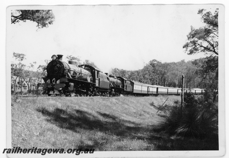 P16934
W class 903 & W class 941 south of Bridgetown hauling ARHS Reso train to Northcliffe. PP line.
